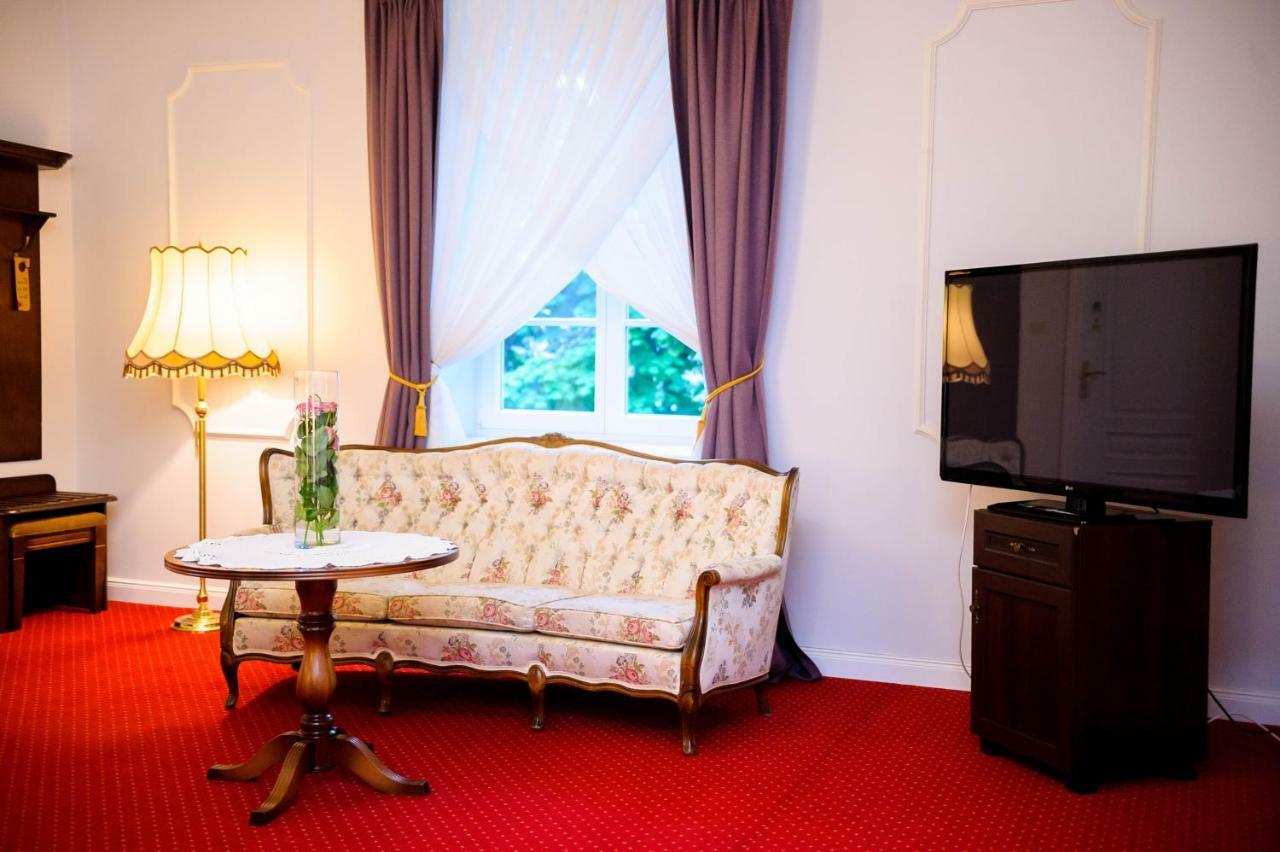 Hotel Dwór Sójki Buitenkant foto