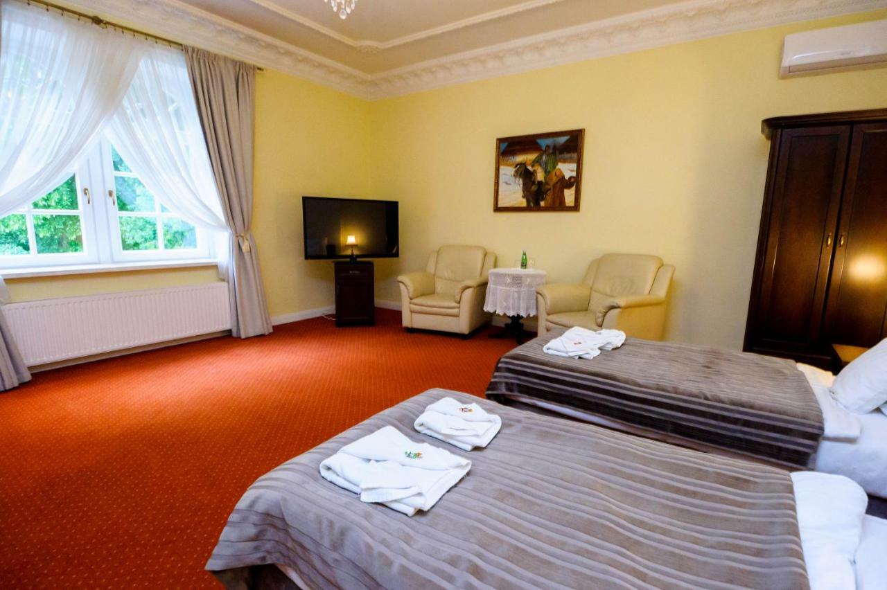 Hotel Dwór Sójki Buitenkant foto