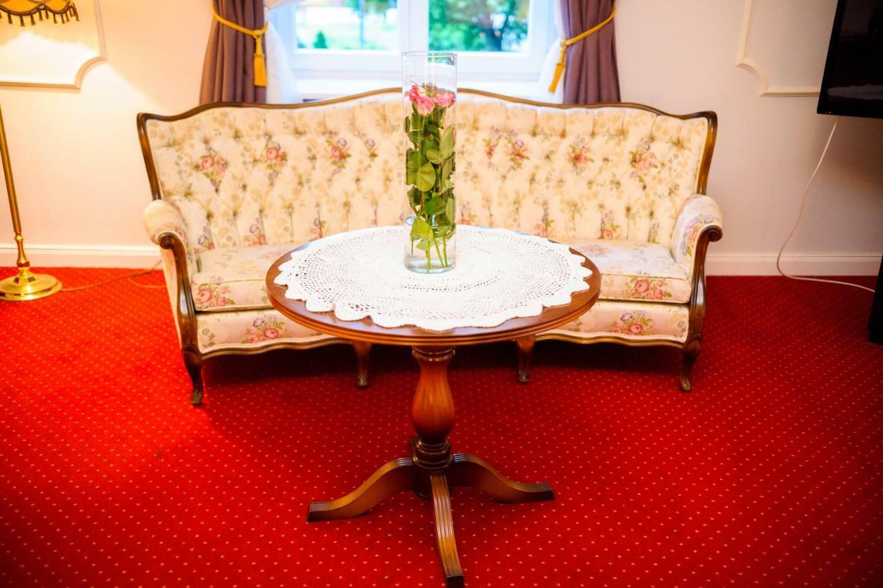 Hotel Dwór Sójki Buitenkant foto