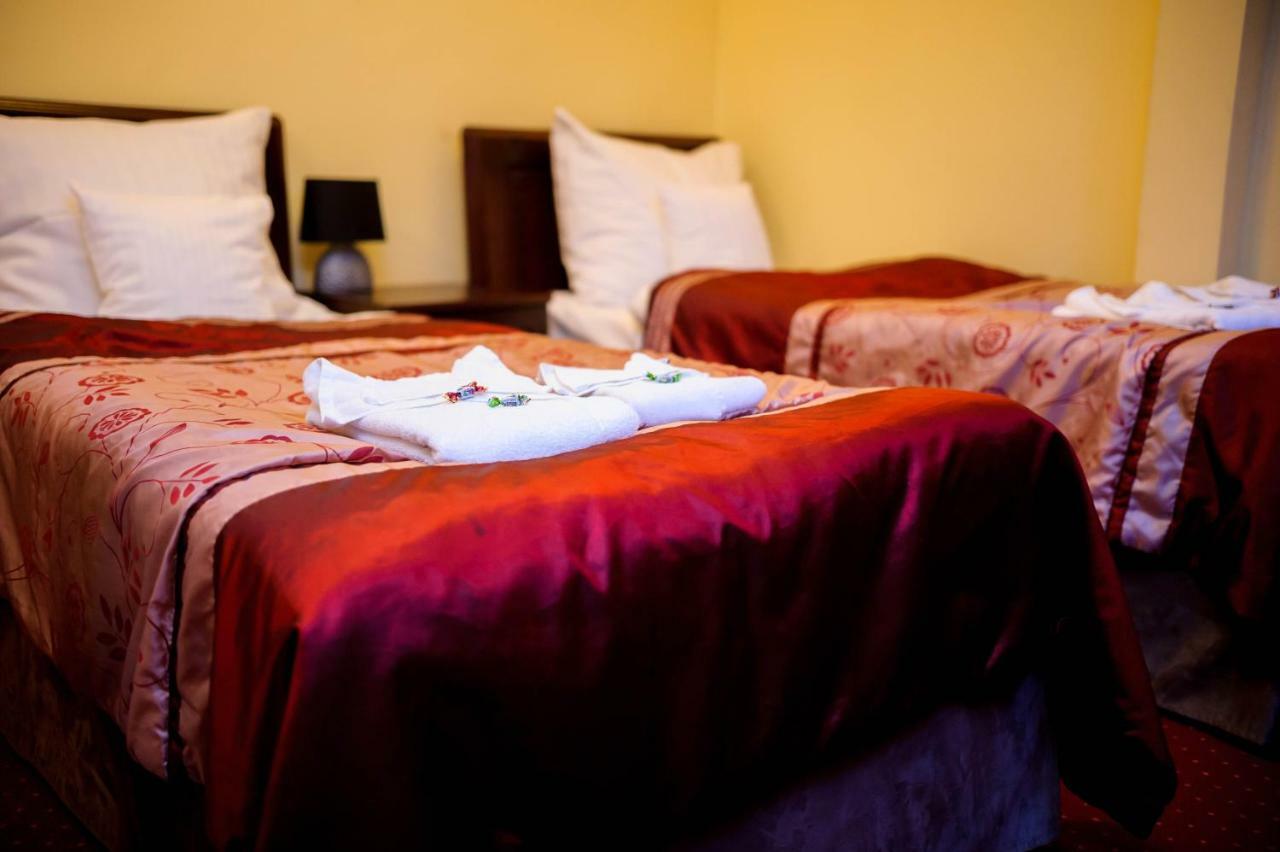 Hotel Dwór Sójki Buitenkant foto