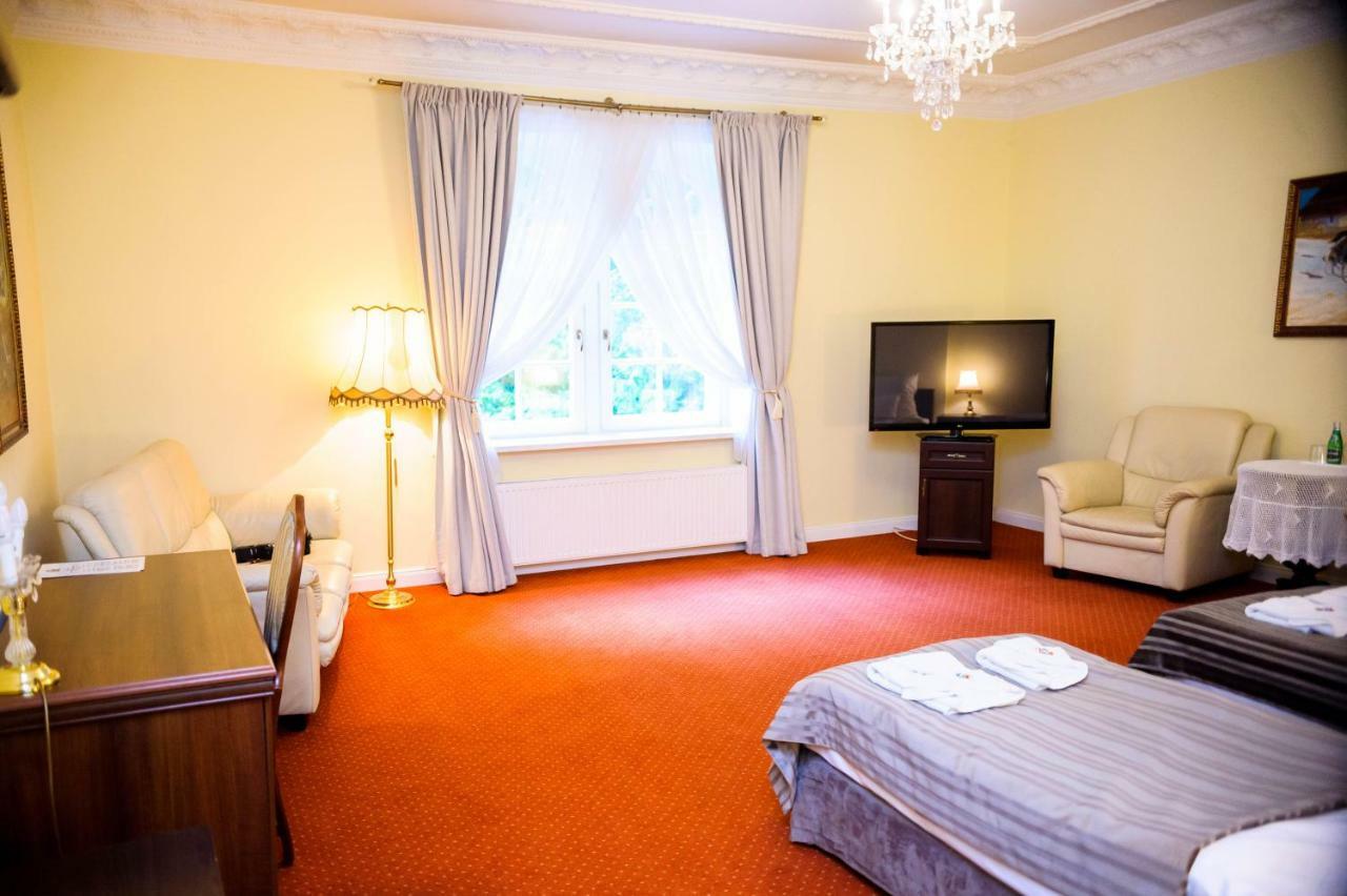 Hotel Dwór Sójki Buitenkant foto